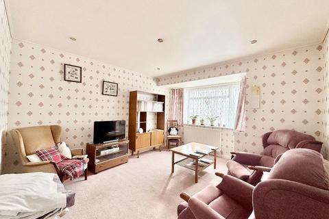 undefined, Wadhurst Avenue, Luton, Bedfordshire, LU3 1UQ
