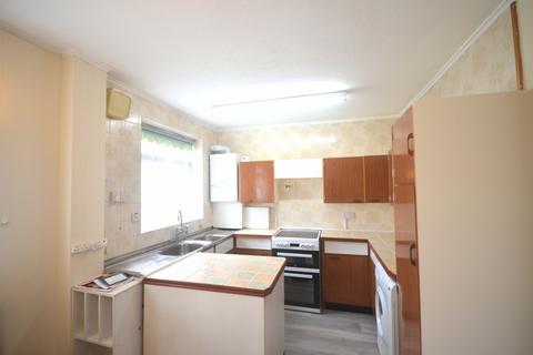 2 bedroom maisonette to rent, Margaret Way, Ilford, IG4