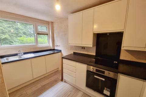 1 bedroom in a flat share to rent, Templewood House, Colesmead Road, REDHILL, Surrey, RH1