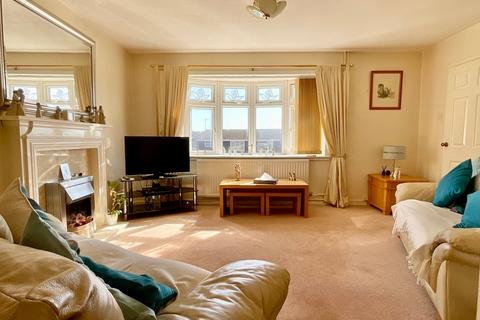 3 bedroom semi-detached house for sale, Oakdale Close, Newport NP18