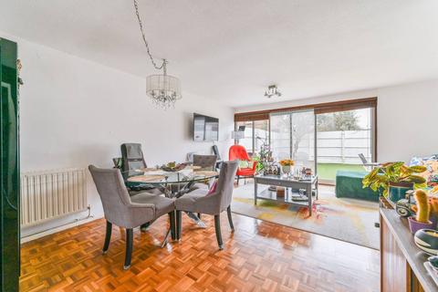 3 bedroom end of terrace house for sale, Brierley Close, South Norwood, London, SE25