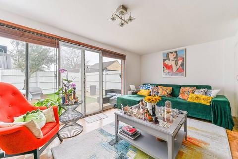 3 bedroom end of terrace house for sale, Brierley Close, South Norwood, London, SE25