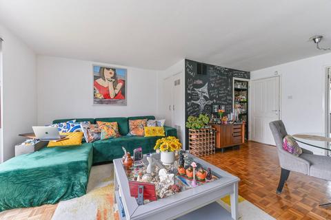 3 bedroom end of terrace house for sale, Brierley Close, South Norwood, London, SE25