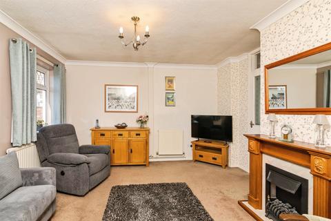 3 bedroom detached bungalow for sale, Elms Close, Earsham, Bungay