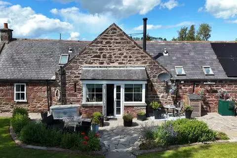 5 bedroom end of terrace house for sale