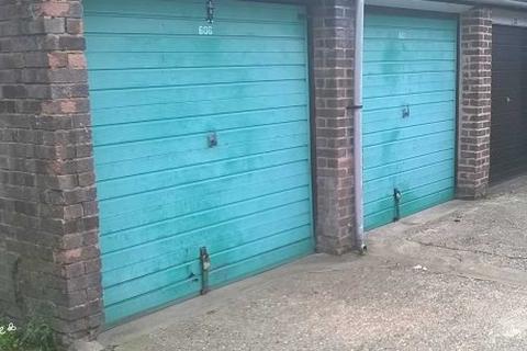 Garage to rent, Lavender Hill, Enfield EN2