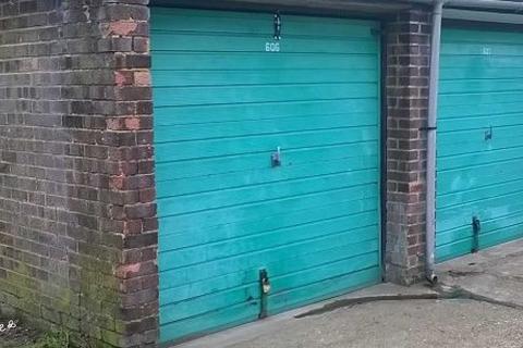 Garage to rent, Lavender Hill, Enfield EN2