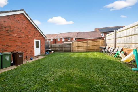 4 bedroom detached house for sale, Stoches Close, Aylesbury, HP22