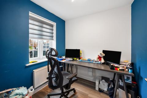 4 bedroom detached house for sale, Stoches Close, Aylesbury, HP22