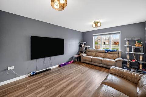 4 bedroom detached house for sale, Stoches Close, Aylesbury, HP22