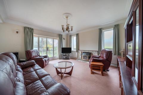 2 bedroom bungalow for sale, Nightingale Way, Denham Green, Buckinghamshire