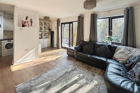 2 bedroom maisonette for sale, Wyatt Close, High Wycombe, Buckinghamshire