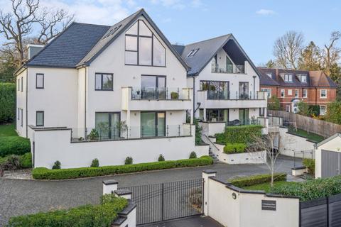 3 bedroom flat for sale, South Park Crescent, Gerrards Cross, Buckinghamshire