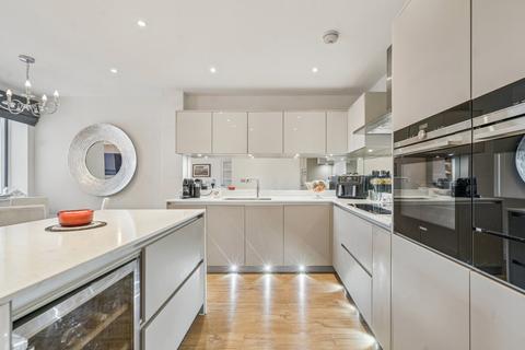 3 bedroom flat for sale, South Park Crescent, Gerrards Cross, Buckinghamshire
