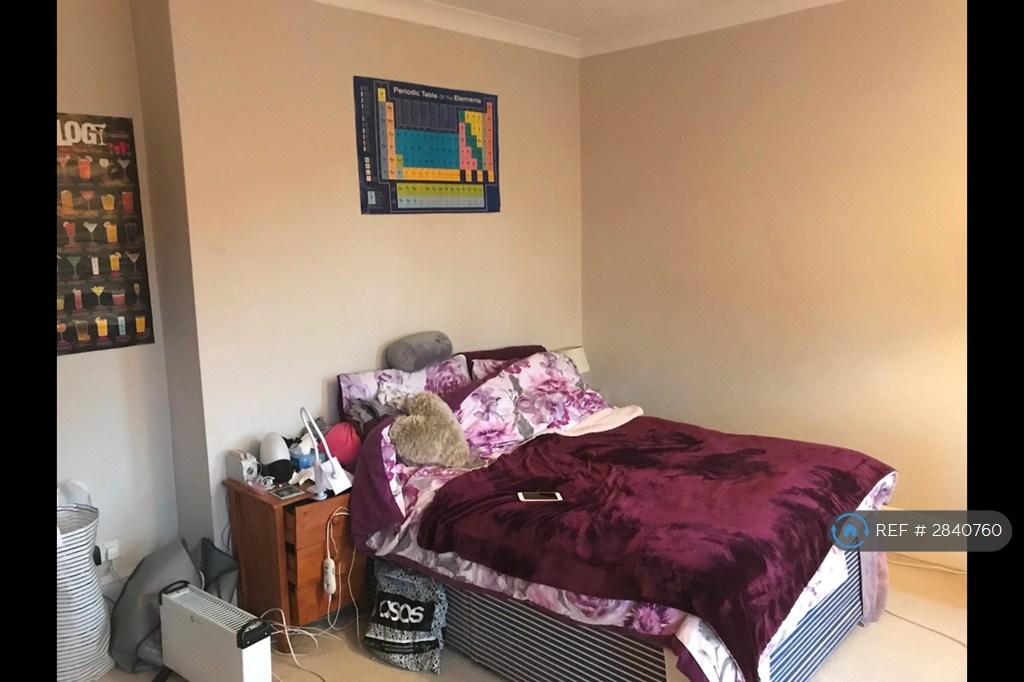 Upstairs Front Bedroom