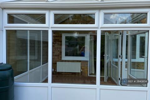 2 bedroom terraced house to rent, Oak Avenue, Charlton Kings, Cheltenham, GL52