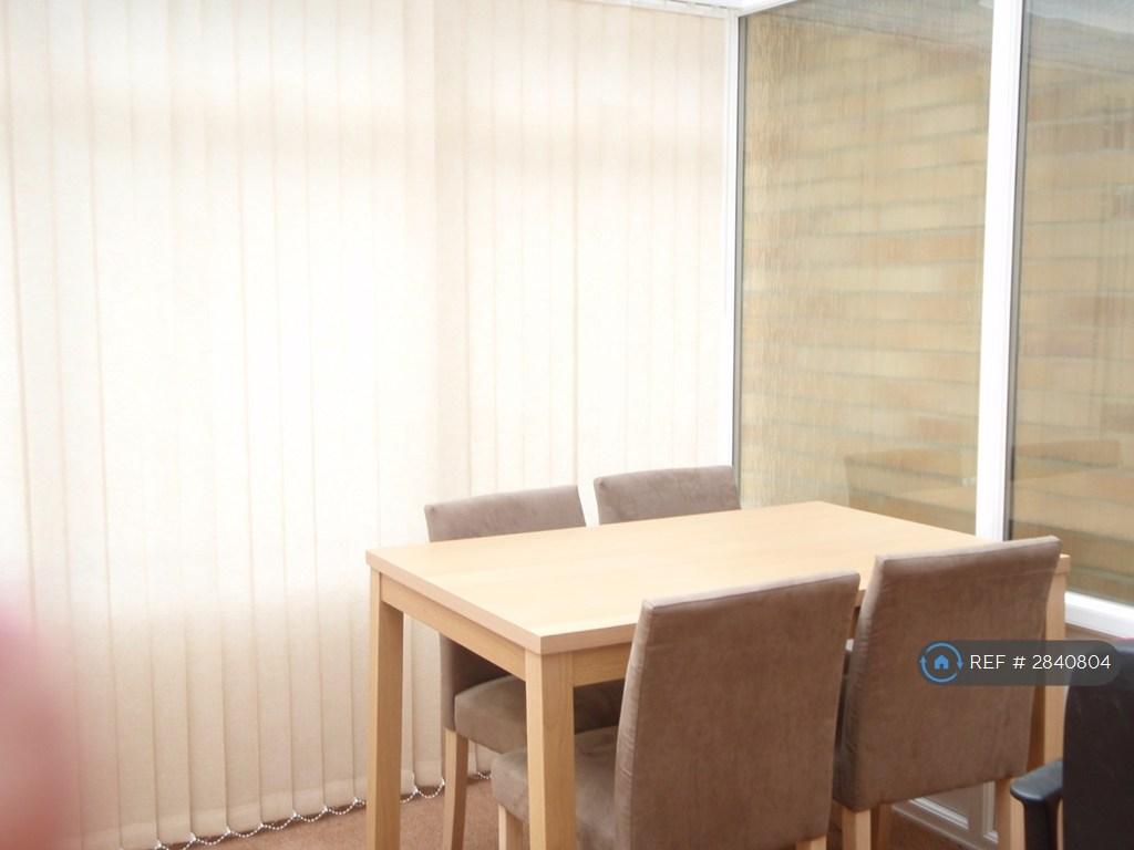 Conservatory/Dining Room