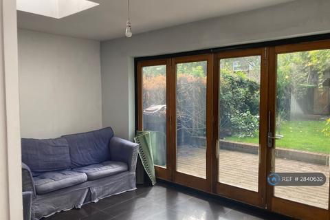 4 bedroom terraced house to rent, Saxon Road, London, SE25