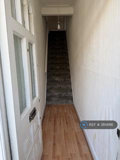 3 bedroom flat to rent, Caulfield Road, London, E6