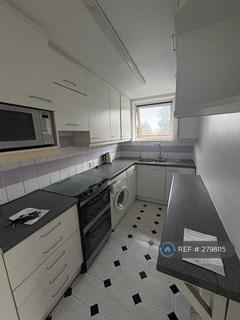 1 bedroom flat to rent, Field Court, London, NW3