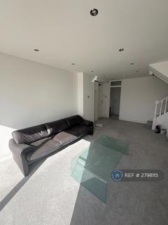 1 bedroom flat to rent, Field Court, London, NW3