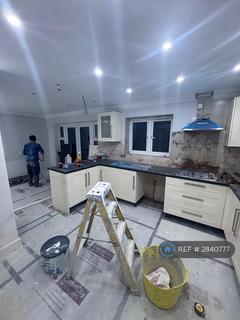 4 bedroom semi-detached house to rent, Durants Road, Enfield, EN3