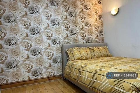 undefined, Kingshill Avenue, Middlesex, UB5