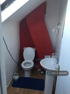 1 bedroom in a house share to rent, Eastern Avenue, Ilford, IG2