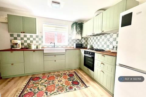 3 bedroom detached house to rent, Mottram Road, Hyde, SK14