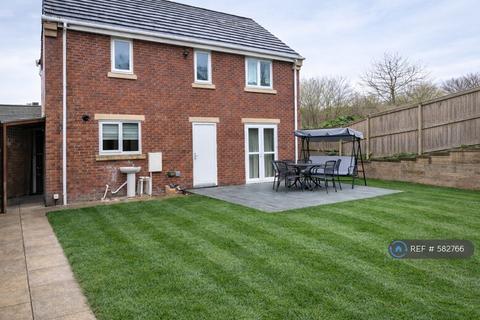 3 bedroom detached house to rent, Mottram Road, Hyde, SK14