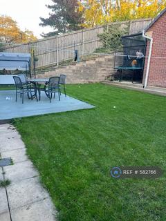 3 bedroom detached house to rent, Mottram Road, Hyde, SK14