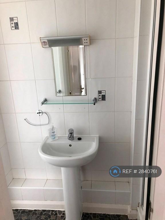 En-Suite 1