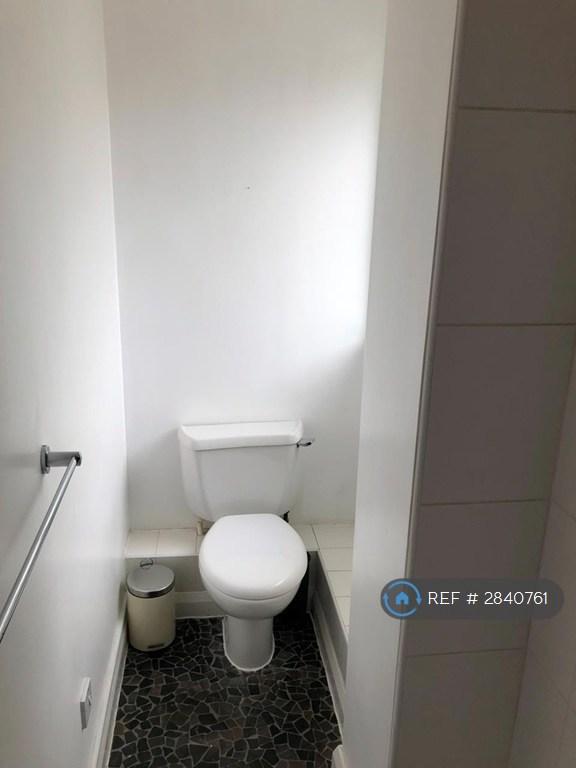 En-Suite 1