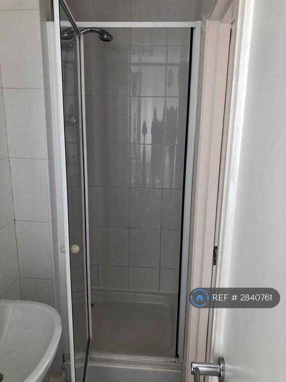 En-Suite 1
