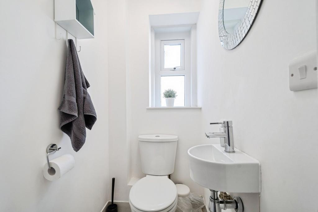 Cloakroom/Wc