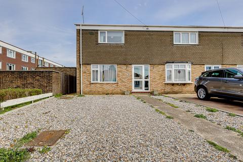 2 bedroom semi-detached house to rent, Derek Gardens, Southend-on-sea, SS2