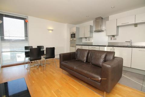 2 bedroom flat to rent, Proton Tower, Blackwall Way, E14