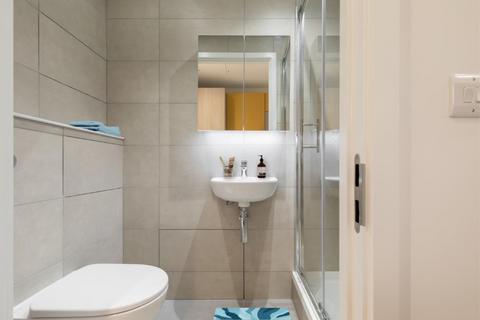 Studio to rent, Weston Street