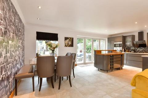 4 bedroom detached house for sale, Mount Road, Rochester