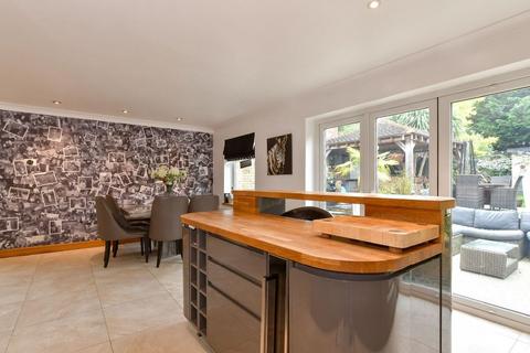 4 bedroom detached house for sale, Mount Road, Rochester