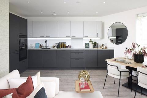 3 bedroom flat for sale, Silver Road, London, SE13