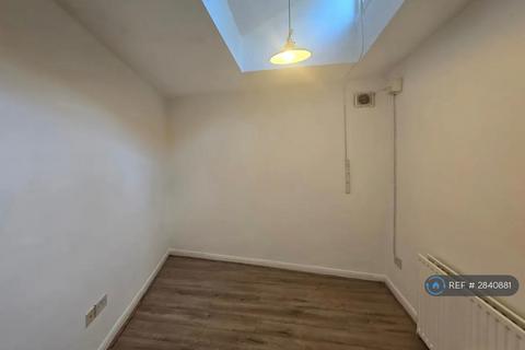 undefined, Mayton St, London, N7