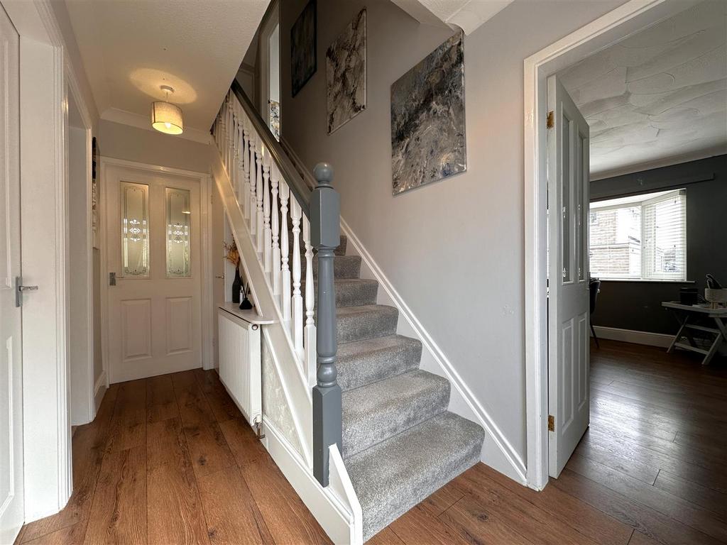 Inviting Entrance Hall 100