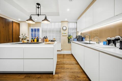 3 bedroom flat to rent, Malvern Court, SW7