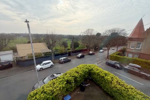 1 bedroom flat to rent, Approach Road, Margate, CT9