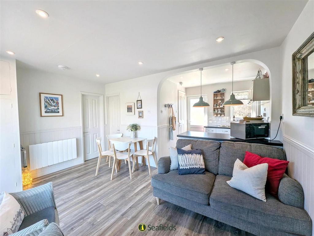 Sitting Room..jpg