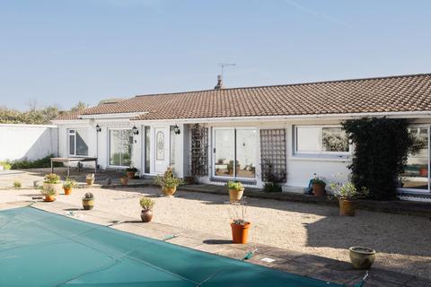 3 bedroom bungalow for sale, Belle Hougue Avenue, Grouville, Jersey