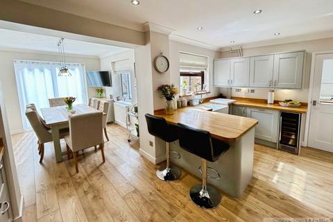 3 bedroom detached house for sale, Foxglove Road, Stamford