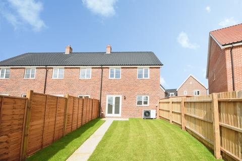 3 bedroom end of terrace house for sale, Weavers Way, Clare, Sudbury
