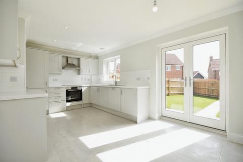 3 bedroom end of terrace house for sale, Weavers Way, Clare, Sudbury